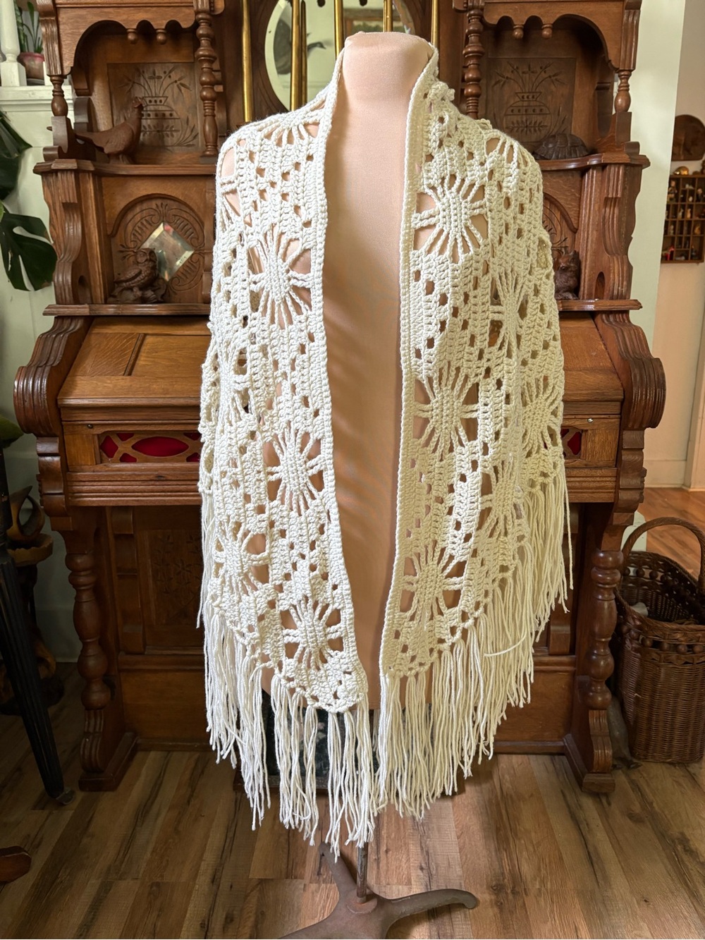 Handcrafted Vintage 70s Cream Crochet Shawl with Fringe